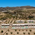 Orelia Luxury