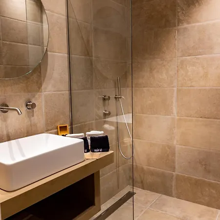 Orelia Luxury *
