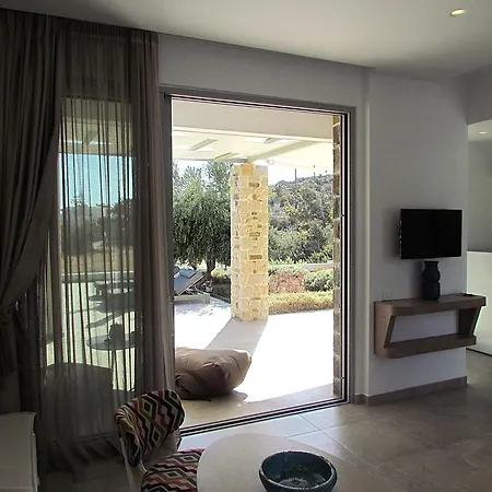Orelia Luxury Villa *