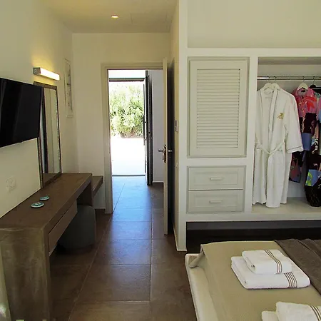 Orelia Luxury Villa Amoopi