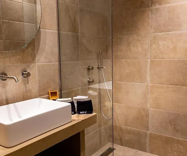 Orelia Luxury Villa *