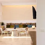 Orelia Luxury Amoopí