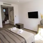 Orelia Luxury * אמופי