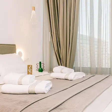 Orelia Luxury
