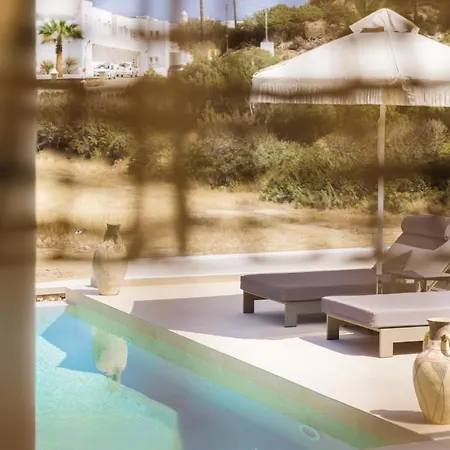 Orelia Luxury Villa
