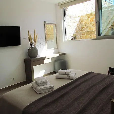 Orelia Luxury