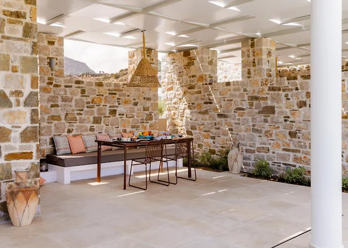 فيلة Orelia Luxury